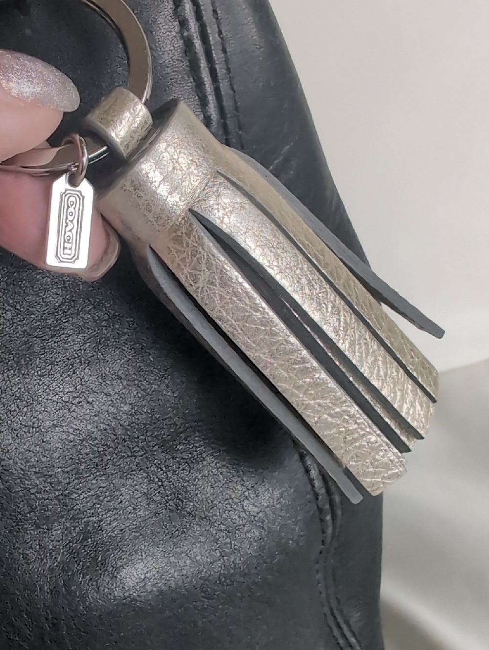 Vintage Coach Waverly 🖤Black Bucket Bag- Chrome Hardware Silver Charm Tassel - Picture 4 of 16